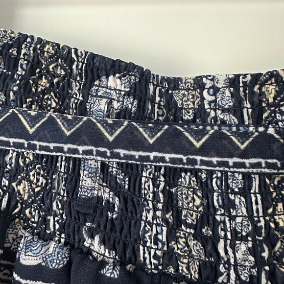 Flowy Navy Beachy Sheer Pants. Size large. - Picture 6 of 6